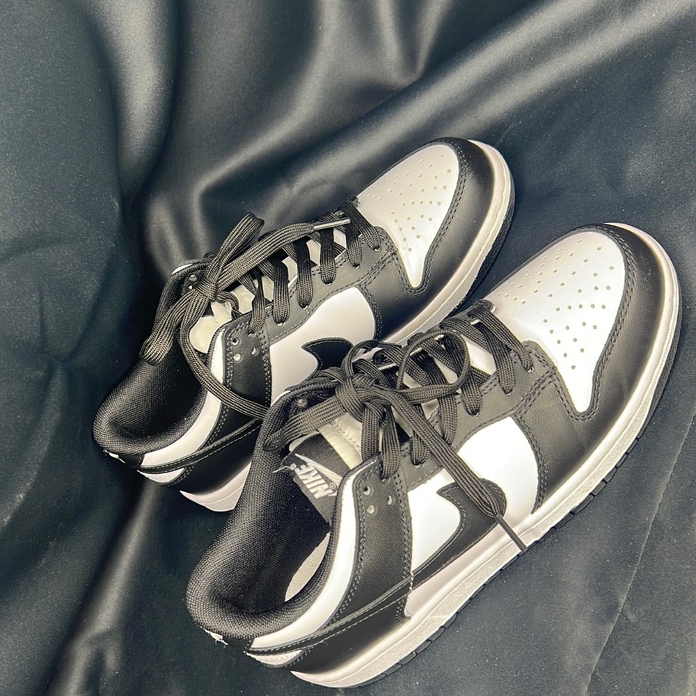 Nike Panda Dunks Low s7.5 Womens